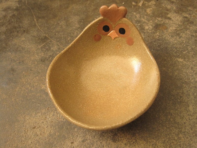 DoDo hand-made animal shape bowl-hen shallow bowl (tea color powder orange mouth) - Bowls - Pottery Brown