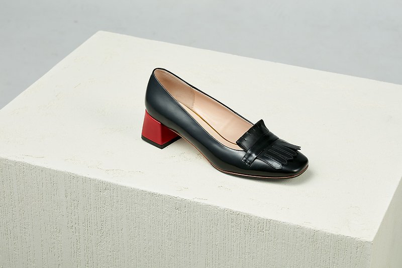 HTHREE 4.6 square toe fringed heel shoes / black / thick heel / Tassel Heels - รองเท้าอ็อกฟอร์ดผู้หญิง - หนังแท้ สีดำ