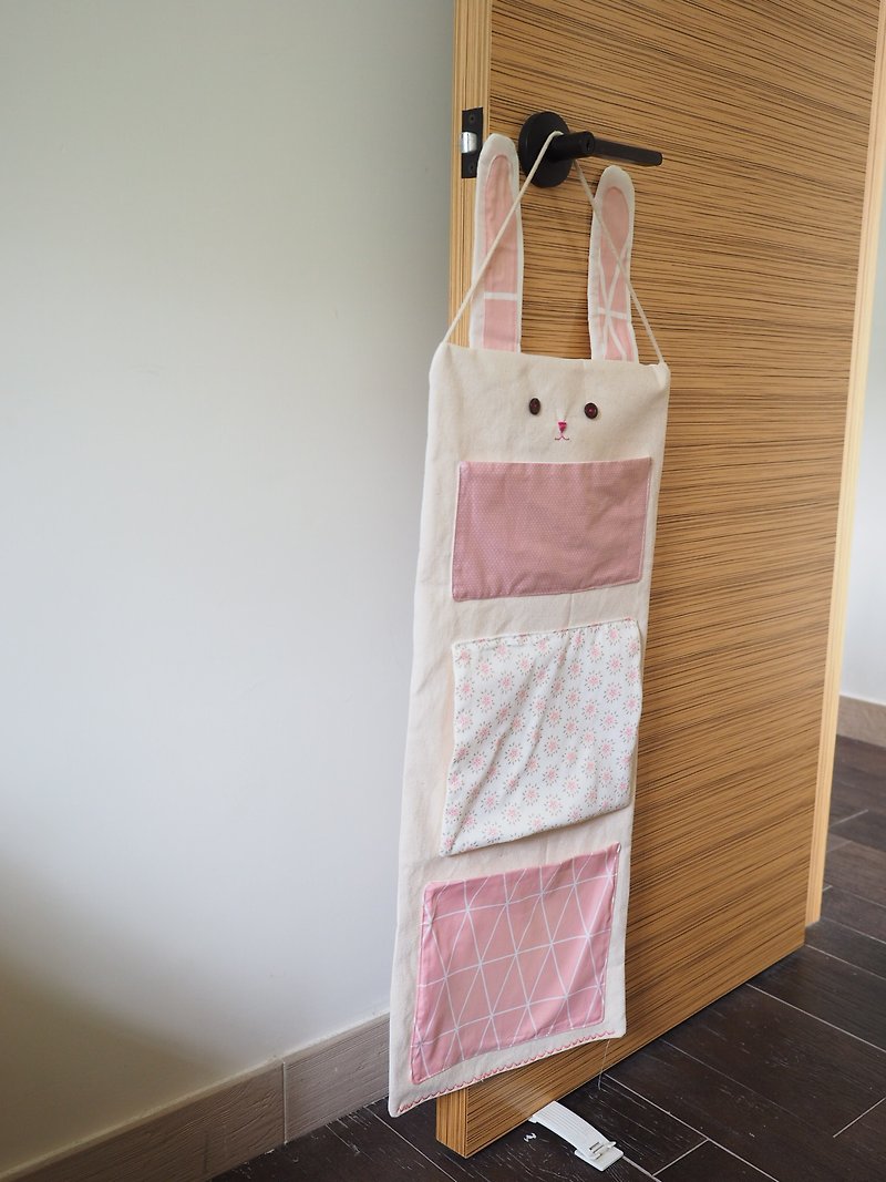Handmade hanging storage bag - กล่องเก็บของ - ผ้าฝ้าย/ผ้าลินิน สึชมพู