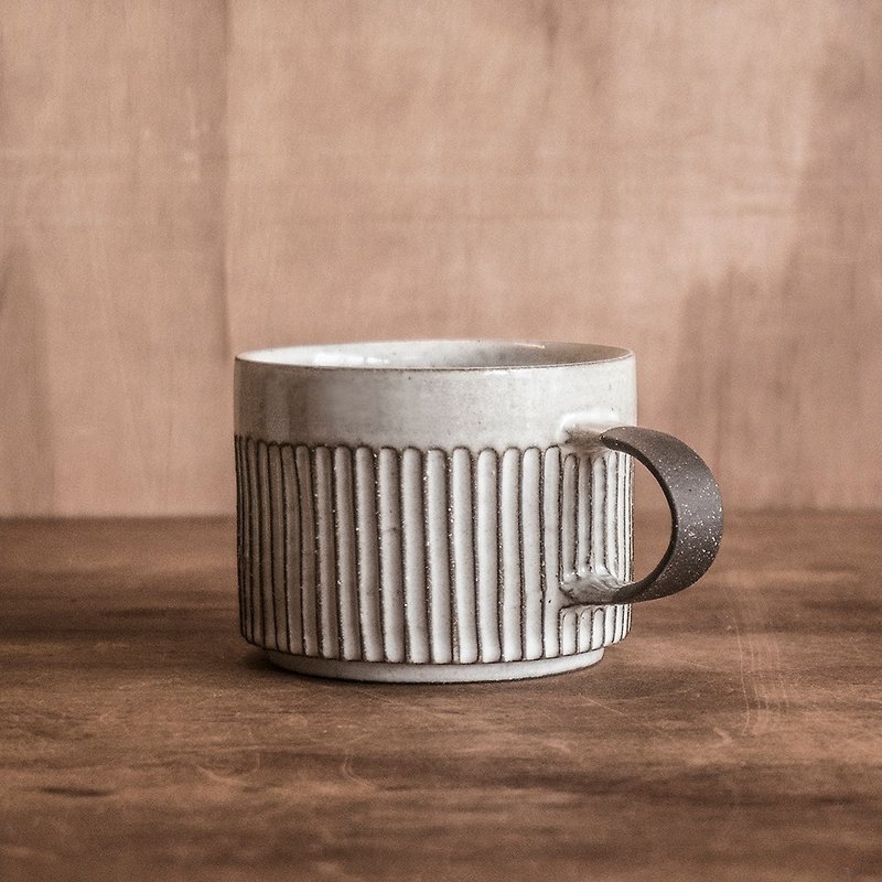 Straight grain mug 250ml - Mugs - Pottery 