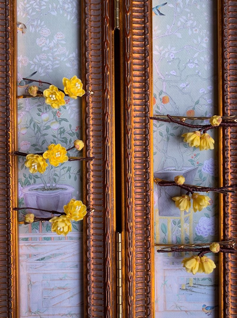 (Winter Flower Wax) fine work cloth flower hairpin flower branch つまみ fine work - Hair Accessories - Silk Yellow