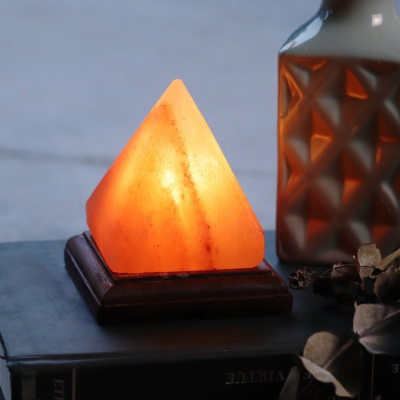 USB pyramid salt lamp