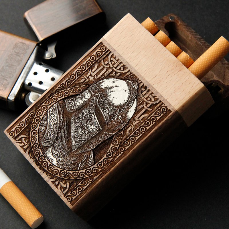 Templar - Cigarette case laser engraved + hand painting - 其他 - 木頭 咖啡色