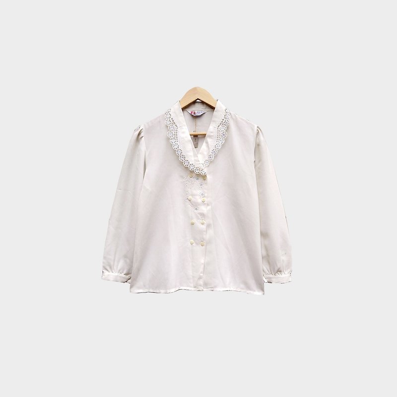 Ancient rims lace collar shirt 040 - เสื้อเชิ้ตผู้หญิง - เส้นใยสังเคราะห์ ขาว