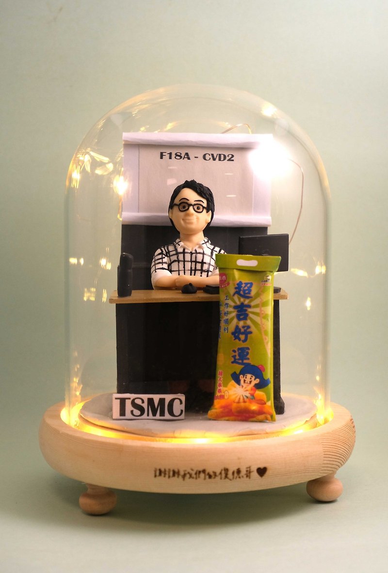 A small gift to commemorate retirement, with LED lighting effects inside, and customizable names. Customized character designs with photos are provided. - ของวางตกแต่ง - ดินเหนียว 