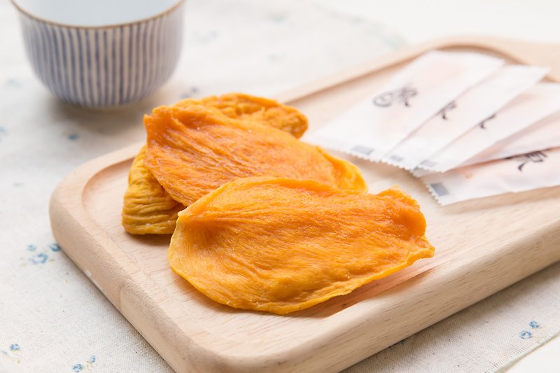 Exquisite, High-quality Dried Mangoes - ผลไม้อบแห้ง - อาหารสด สีส้ม