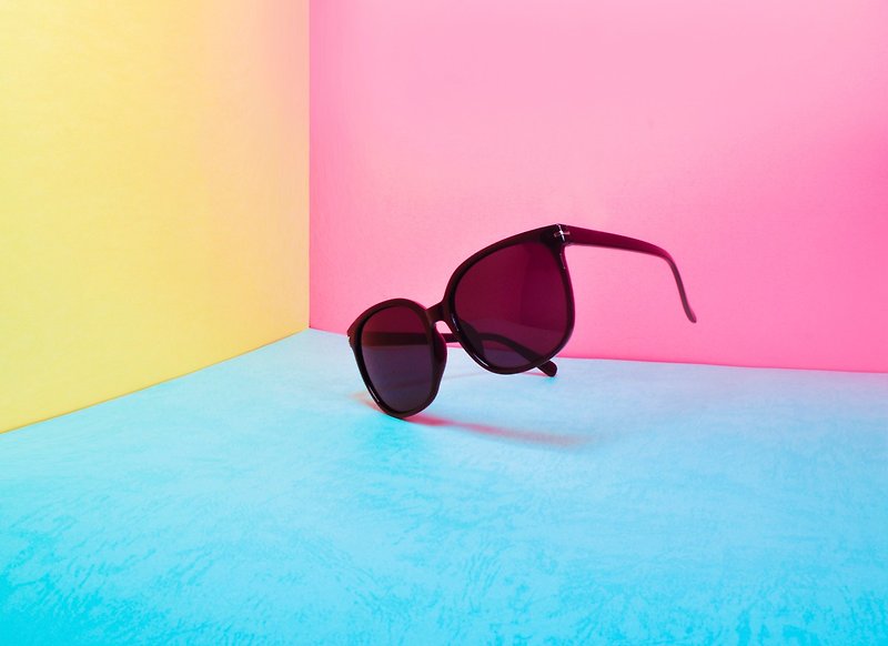 Sunglasses│Basic Big Frame│Black Lens│UV400 protection│2is Mila D - กรอบแว่นตา - พลาสติก สีดำ