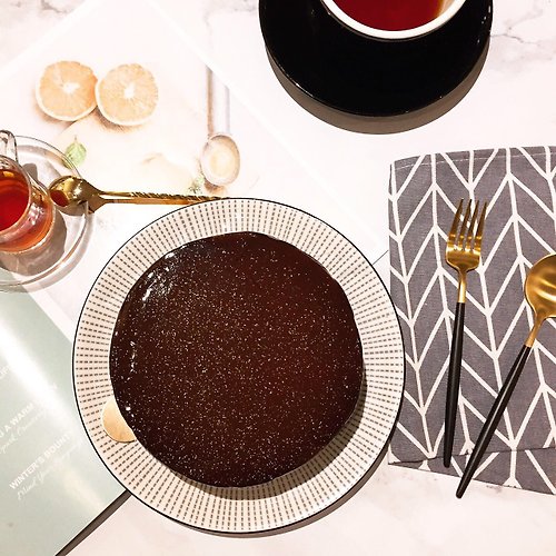 蕾安娜法式手工甜點x美好時光咖啡 星空-濃巧克力夏威夷果慕斯蛋糕-6吋