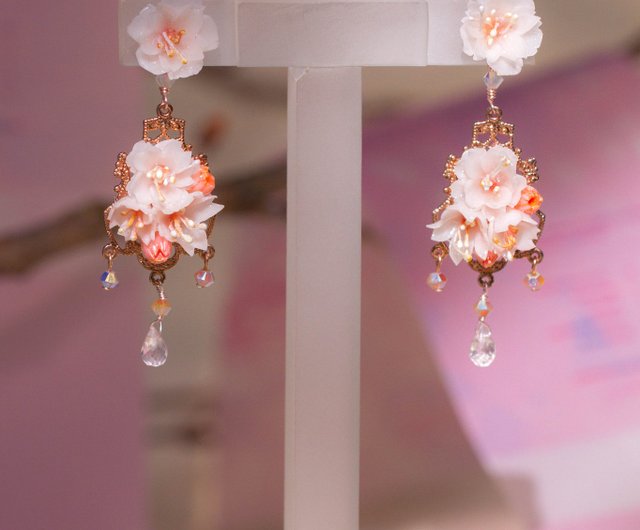 Blossoming Sakura BLOSSOM：Full Blossom See Sakura Chandelier