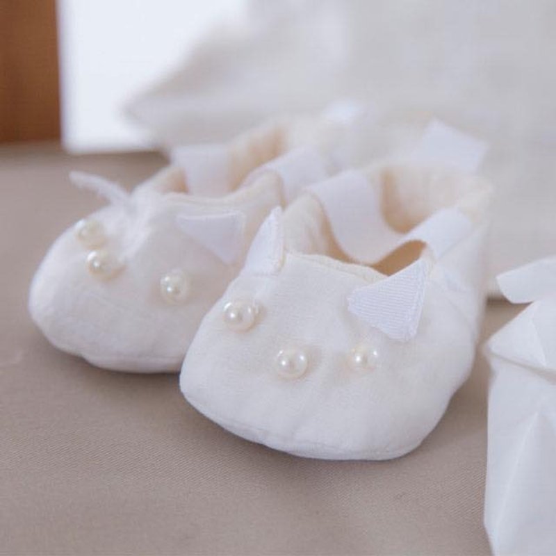 The first shoes of the white cat  (GIFTBOX) - รองเท้าเด็ก - ผ้าฝ้าย/ผ้าลินิน ขาว
