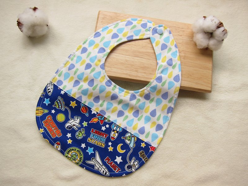 宇宙遊園地のステッチモデルからエイリアン - 幼児赤ちゃんの綿ビブ、よだれかけ（ダークブルー） - 出産祝い用贈物 - コットン・麻 ブルー