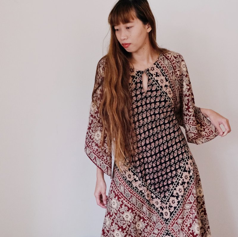 Vintage 70s Dress 嬉皮古著夢幻逸品 天使袖蓋印洋裝 - 洋裝/連身裙 - 棉．麻 