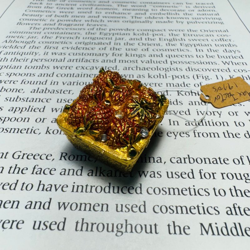 Max Factor Strawberry Basket Perfume Balm Box - อื่นๆ - โลหะ 