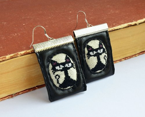 TomasCross 黑貓織物耳環 寵物愛好者的十字繡首飾 現代手工製作的女朋友生日