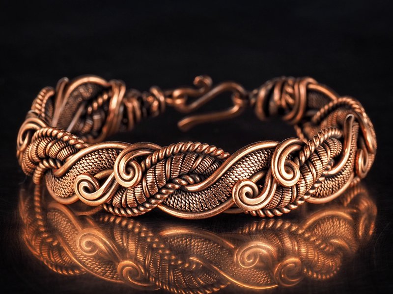 Wire wrapped copper bracelet Unique stranded wire art bangle for her One of kind - สร้อยข้อมือ - ทองแดงทองเหลือง สีทอง