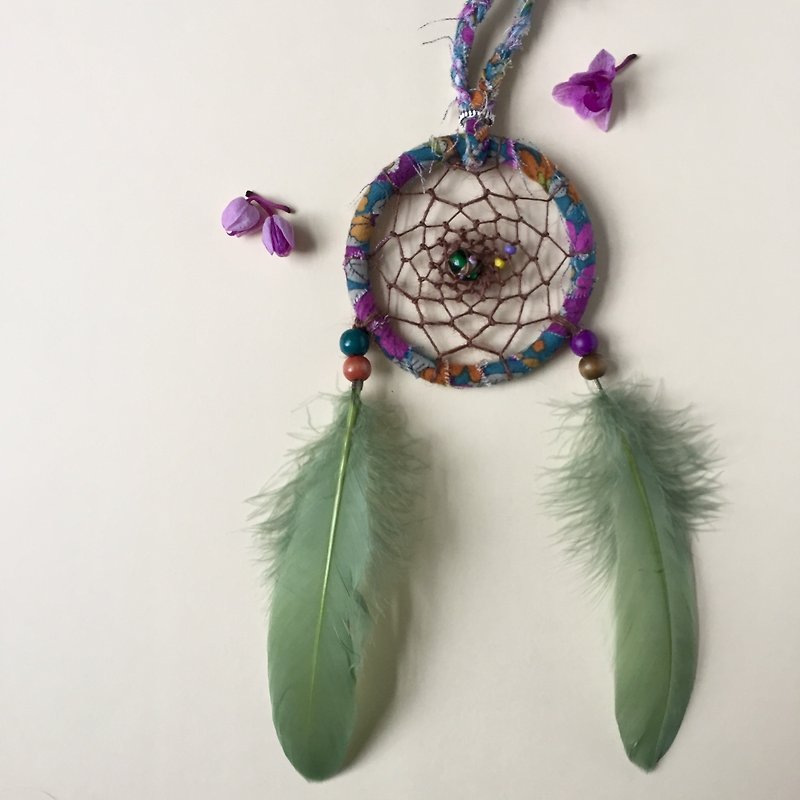 Handmade Dreamcatcher  |  10cm diameter  |  classic weave  |  floral print fabric - ของวางตกแต่ง - วัสดุอื่นๆ สีเขียว