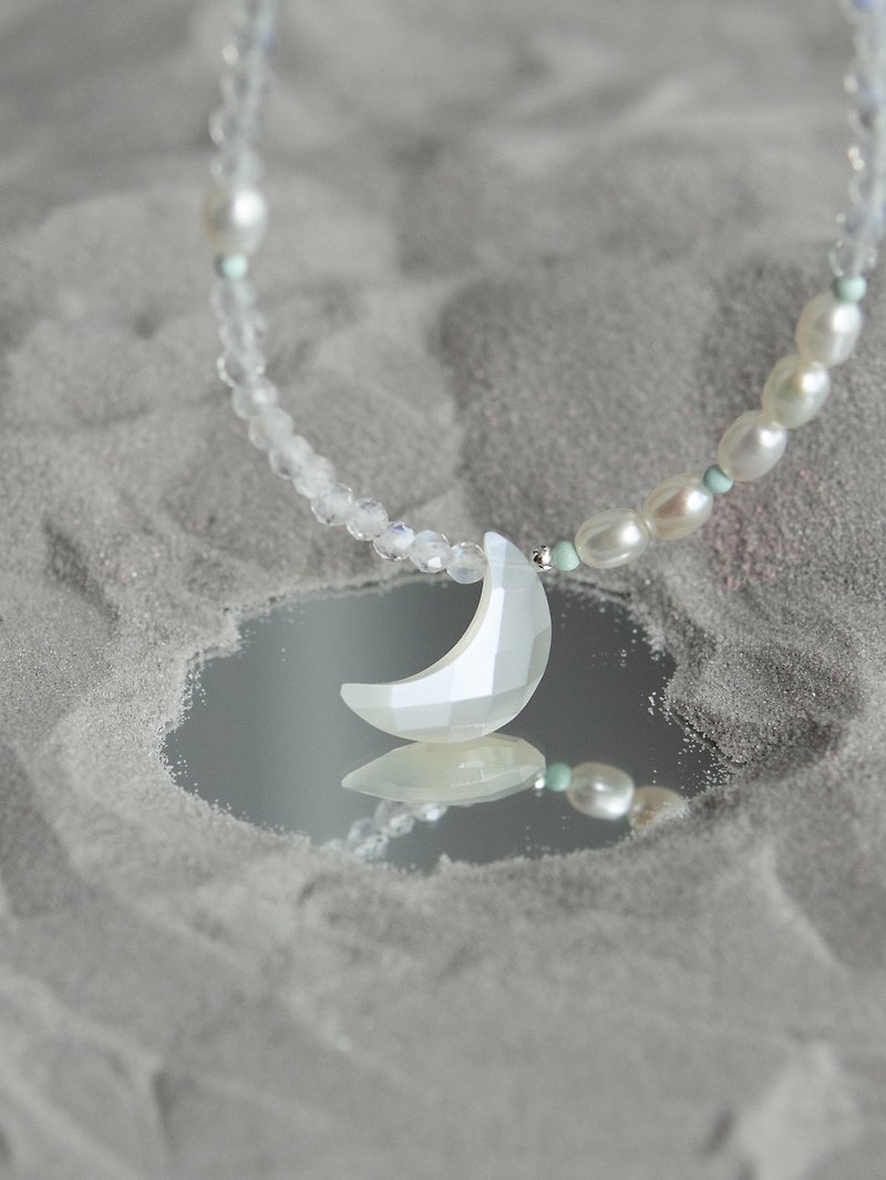 満月の光 -シルバー石ムーン パール ラブラドライト ネックレス 鎖骨チェーン - ネックレス - クリスタル 