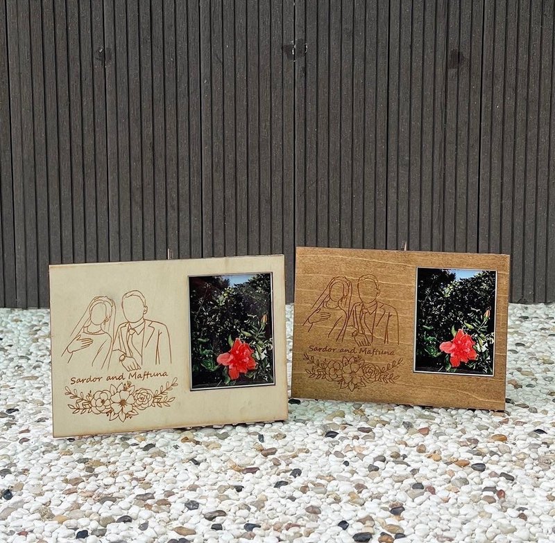 Customized instant photo frame for Valentine's Day - Picture Frames - Wood 