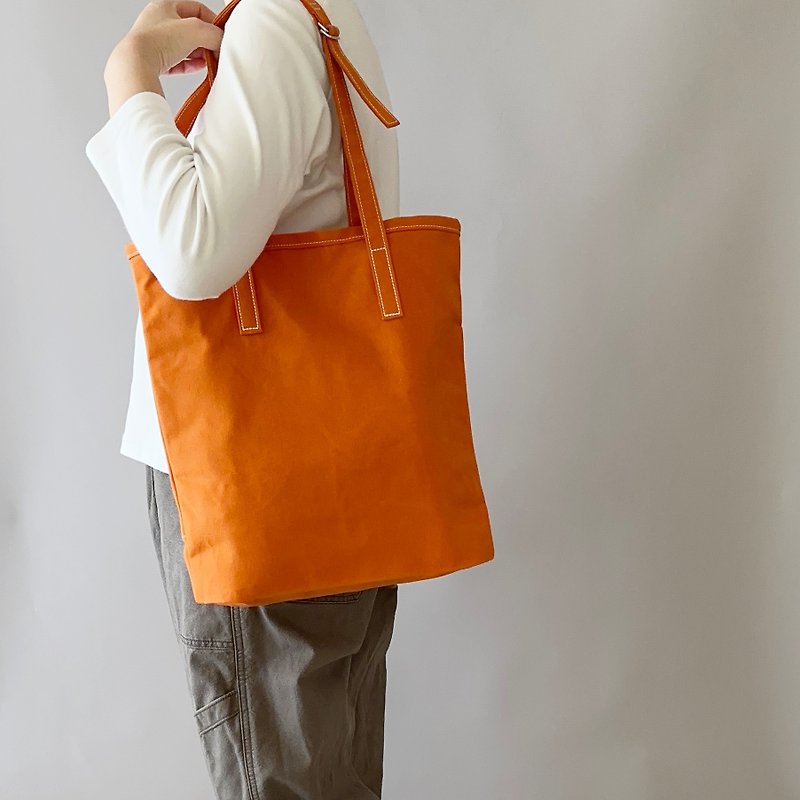 A4 Tote, Paraffin, Orange - กระเป๋าถือ - ผ้าฝ้าย/ผ้าลินิน สีส้ม