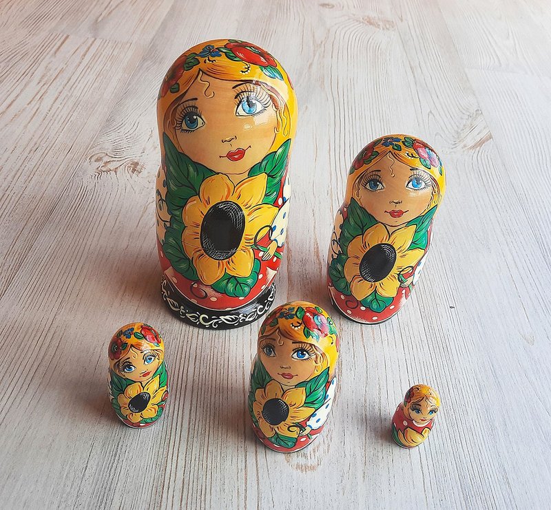 Matryoshka wooden nested doll Sunflowers – 5 pcs nesting dolls hand-painted - 寶寶/兒童玩具/玩偶 - 木頭 