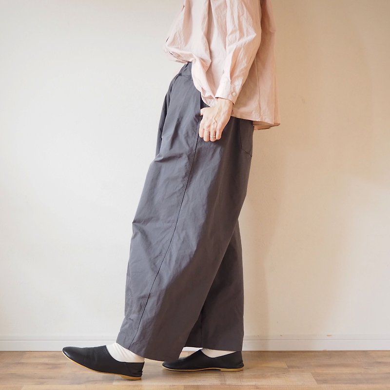 Cotton rubber cross tuck wide pants CHARCOAL - 闊腳褲/長褲 - 棉．麻 灰色