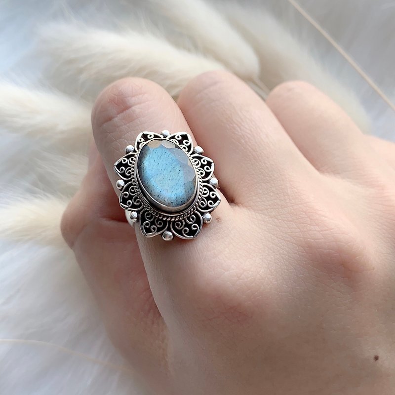 拉長石925純銀熱帶花卉戒指 尼泊爾手工銀飾 - 戒指 - 寶石 藍色