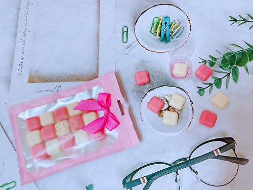 Smile mimi soapmaker 繽紛隨行包~QQ牛奶糖迷你洗手皂 |隨身皂|創意手作皂/冷製皂(方型