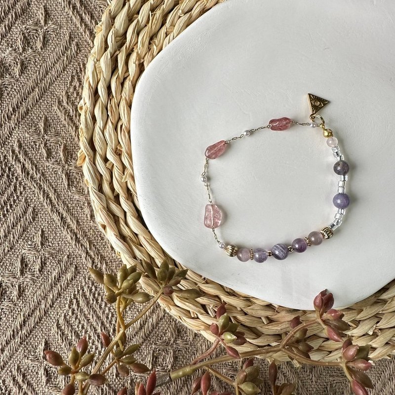 Lavender temperament irregular elastic bracelet - สร้อยข้อมือ - คริสตัล 