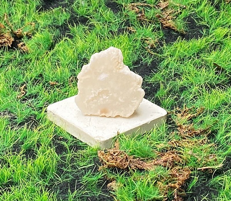 能量擺飾-瑪瑙可愛白晶洞開口笑 招財 療癒 開運 原礦 快速出貨 - 擺飾/家飾品 - 水晶 白色