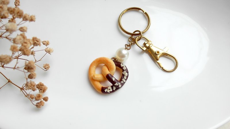 *福利品 / 展示品* 巧克力 扭結餅 鑰匙圈 包包掛飾 日本黏土 - 鑰匙圈/鑰匙包 - 黏土 多色