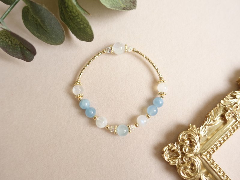 Blue Sea Hortensia Hortensia Moonstone Aquamarine Swarovski Crystal - สร้อยข้อมือ - คริสตัล สีน้ำเงิน