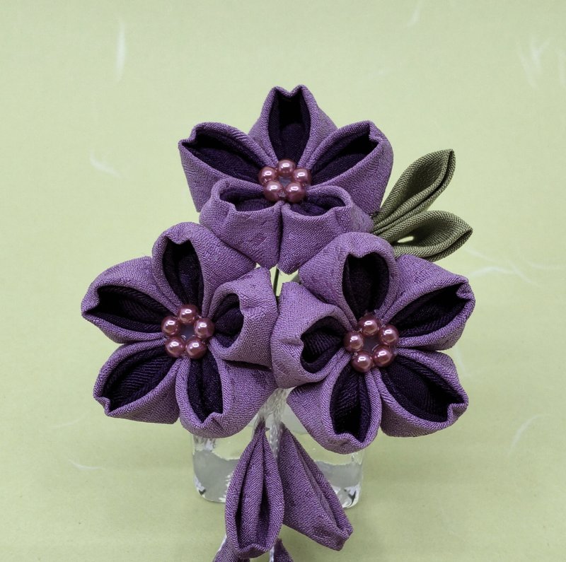 [Sale30%OFF] Tsumamizaiku Cherry blossom hairpin made from old cloth Dark purple Perfect for cherry blossom viewing - Hair Accessories - Silk Purple