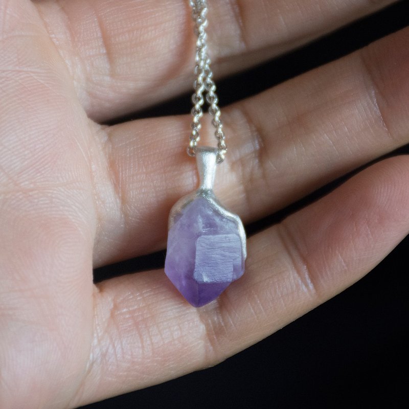 Limited solitary pure Silver inlaid amethyst stone necklace - สร้อยคอ - คริสตัล สีม่วง