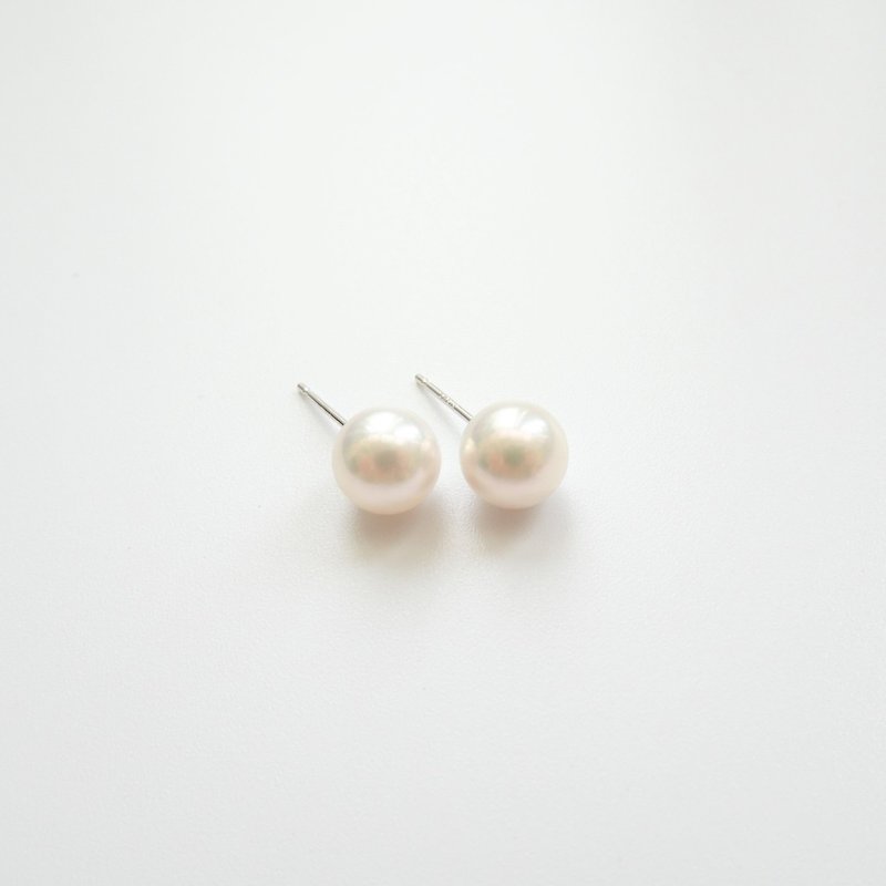 14K Solid White Gold Akoya Saltwater Pearls 7mm Stud Earrings - ต่างหู - ไข่มุก ขาว