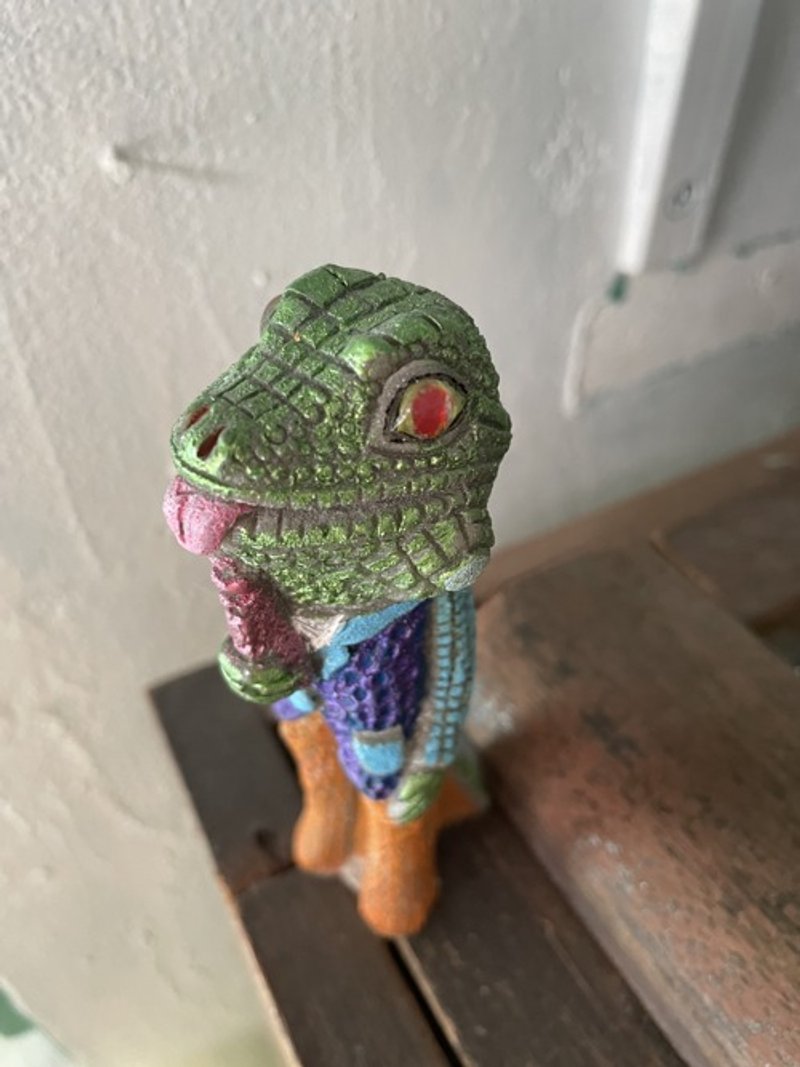 Pinkoi 代購 -  伊古塔納 - 擺飾/家飾品 - 塑膠 