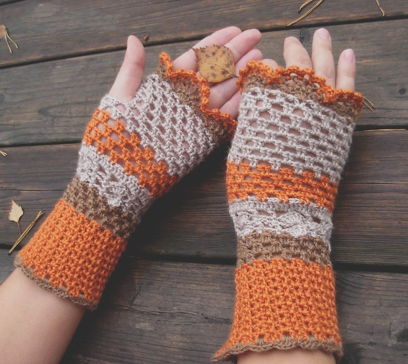 Women's Crochet fingerless gloves Orange beige knit arm warmers Cottagecore - ถุงมือ - ขนแกะ สีส้ม