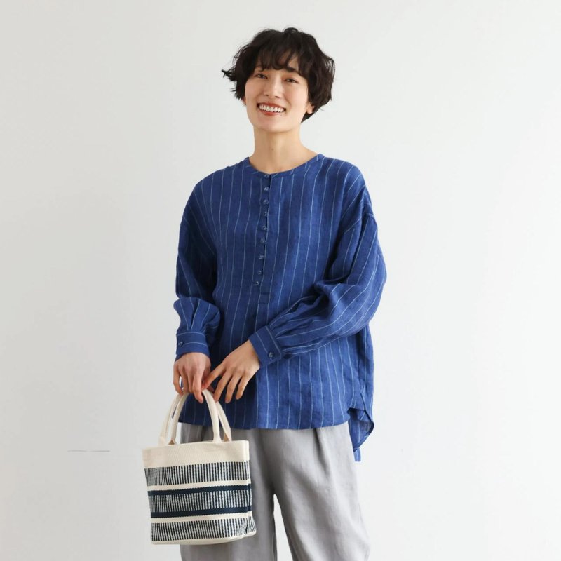 ゆったりとした着心地と上品なデザインが魅力の、リネン100%長袖ブラウス　 青色　250414-3 - 女襯衫 - 棉．麻 