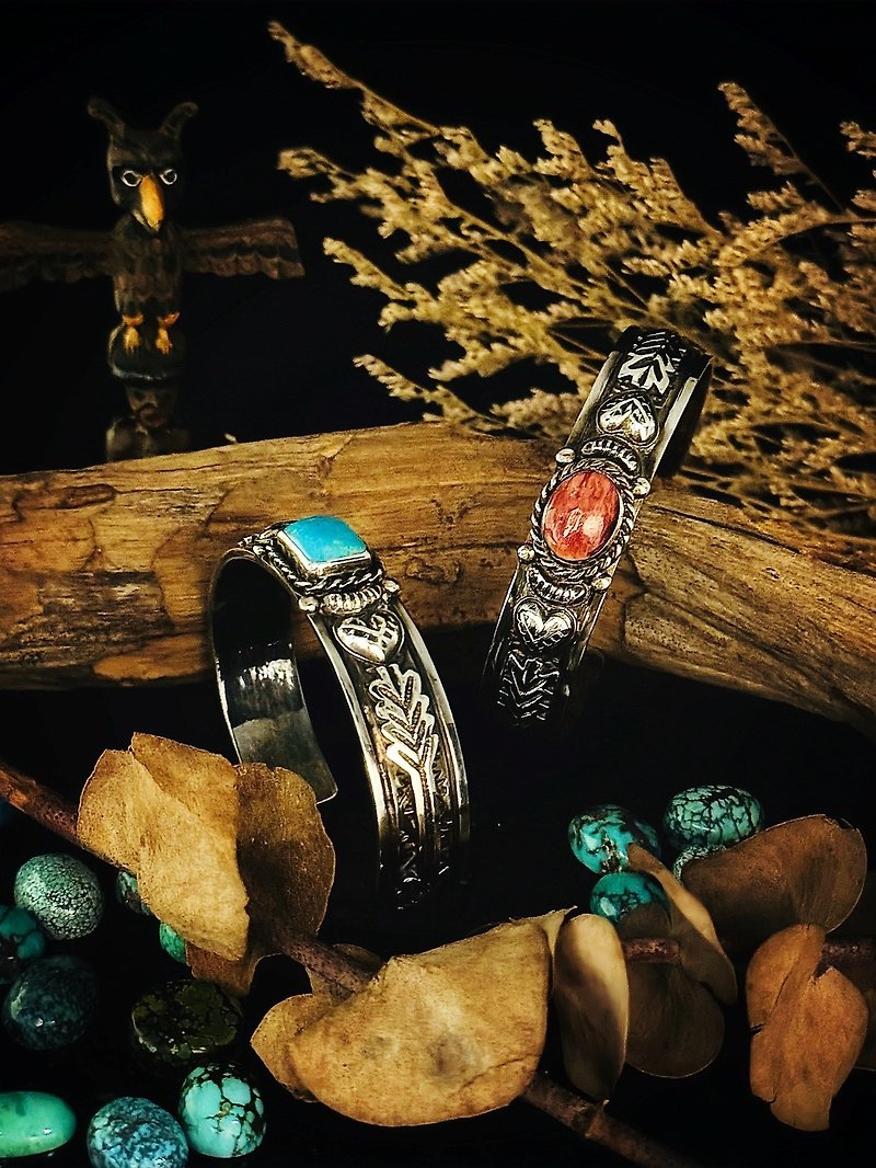 [Totem Series] Arrow Turquoise Bracelet/Shell/Handmade by Craftsman/Sterling Silver - สร้อยข้อมือ - เงินแท้ สีเงิน