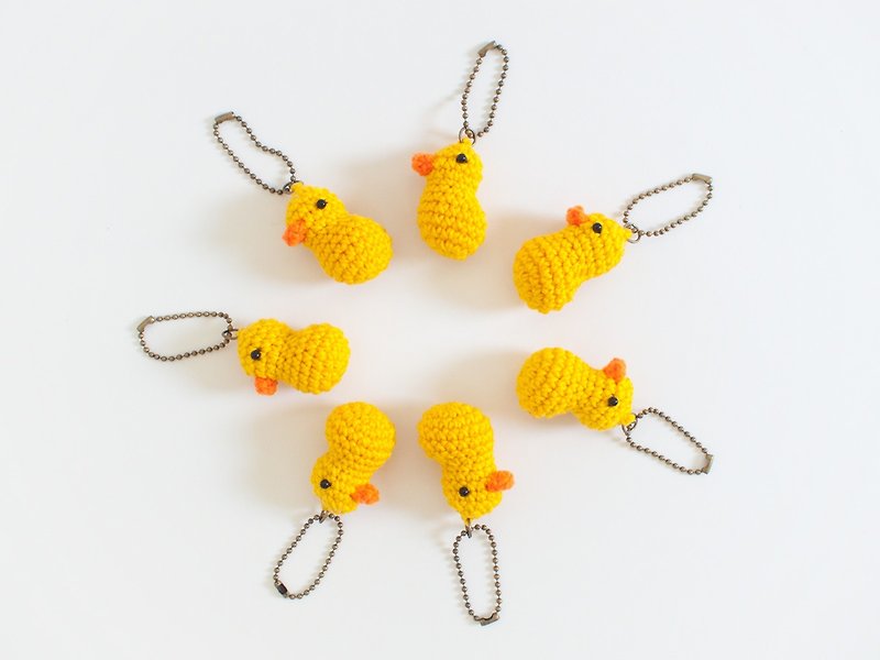 A Duckling Crochet Keychain - ที่ห้อยกุญแจ - ผ้าฝ้าย/ผ้าลินิน สีเหลือง