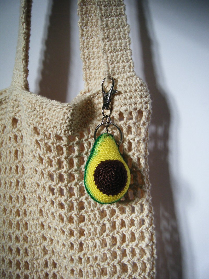 Avocado keychain charm bag charm (small) - ที่ห้อยกุญแจ - วัสดุอื่นๆ สีเขียว