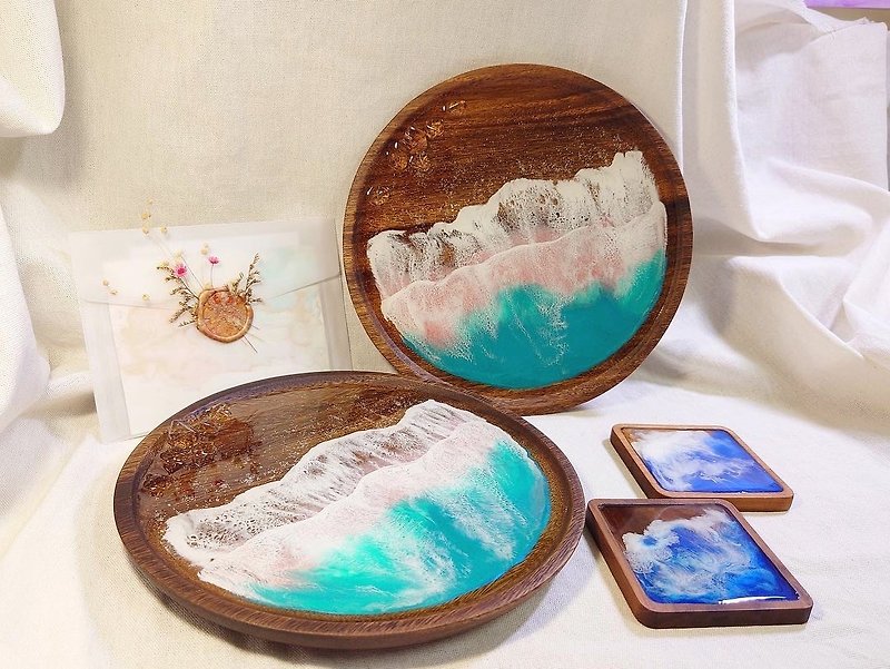Romantic arctic sea: large walnut disc/wave resin tray - Items for Display - Resin Pink