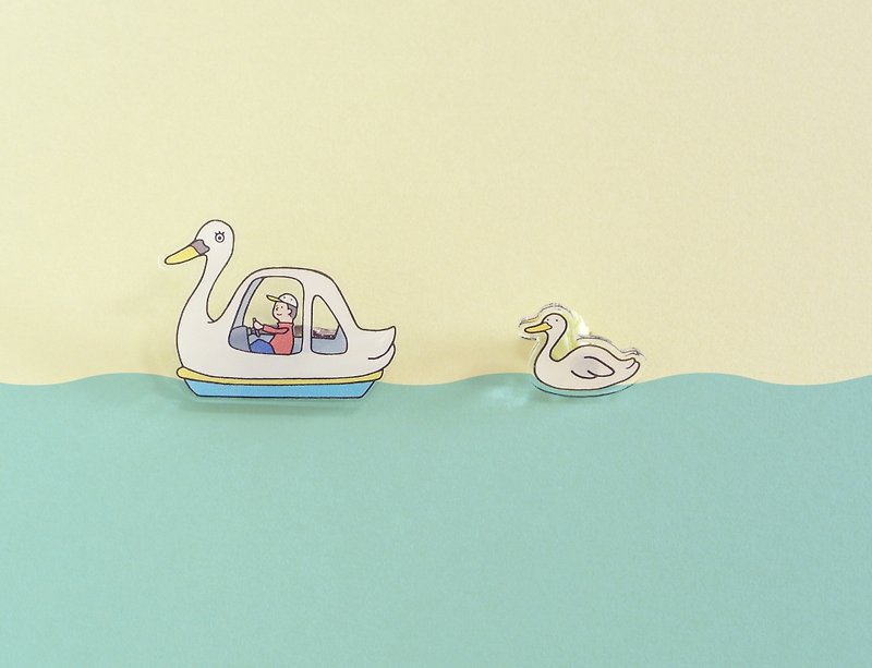 Pukapuka duck boat batch - Brooches - Acrylic Multicolor