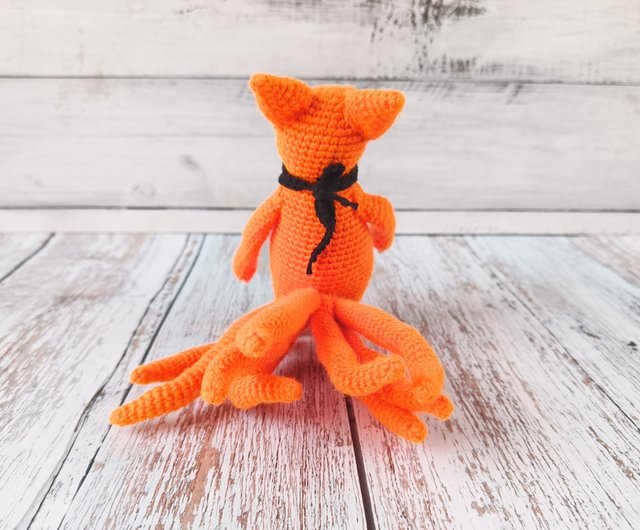 手作りかぎ針編みの九尾のキツネ - 頭が回転する編みぐるみぬいぐるみ