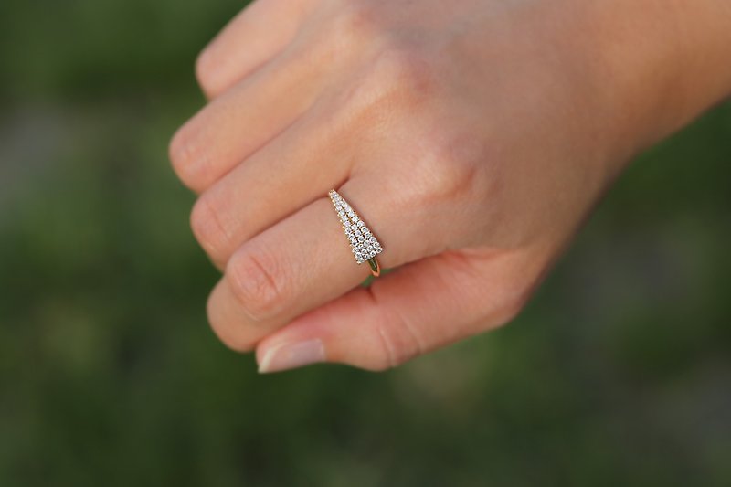 璀璨三角戒 天然鑽石K金戒指 - 戒指 - 鑽石 金色