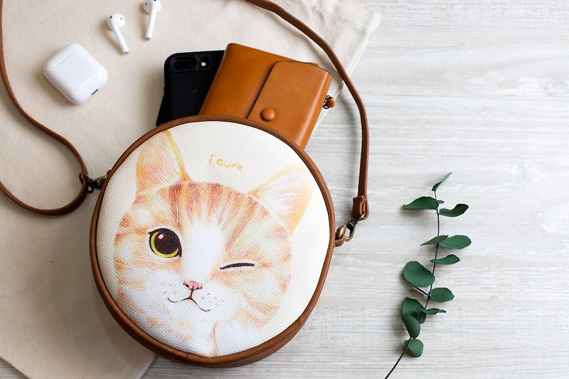 Hand-painted wind big round side backpack / cross-body bag / cat-Meeks _ H17 - Messenger Bags & Sling Bags - Other Materials White
