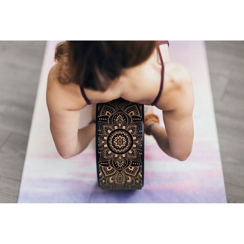 【Yoga Design Lab】The Yoga Wheel 瑜珈輪 - Cork Mandala - 運動配件 - 其他材質 卡其色