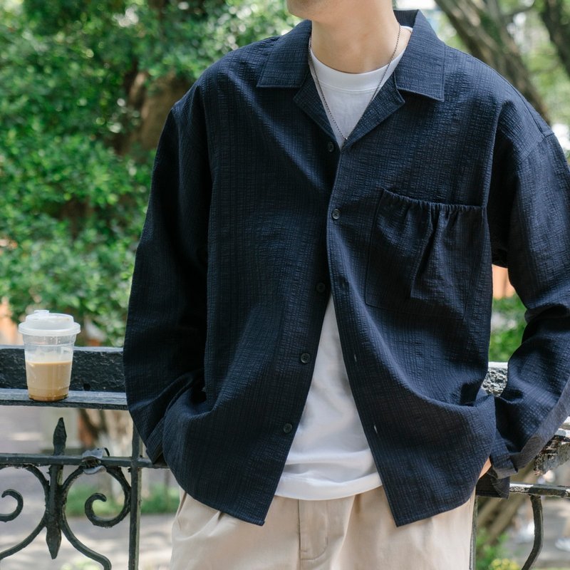 OUTER Japanese style trendy texture pocket loose jacket Cuban collar long sleeve Cityboy navy blue boys - เสื้อเชิ้ตผู้ชาย - ผ้าฝ้าย/ผ้าลินิน สีน้ำเงิน