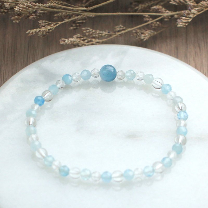 Aquamarine bracelet | with white crystal | Little sea water - Bracelets - Crystal Blue