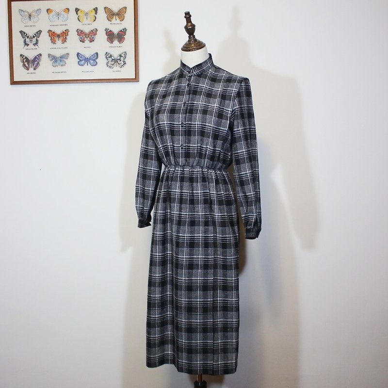 (Vintage Japanese vintage dress) Japanese black and gray check long-sleeved dress F3504 - One Piece Dresses - Cotton & Hemp Black