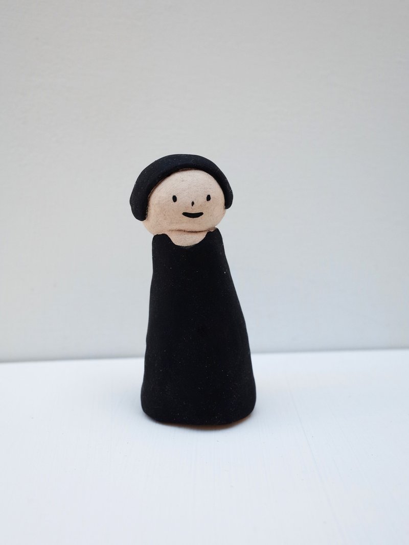 Little pottery puppet/female - Stuffed Dolls & Figurines - Pottery Black